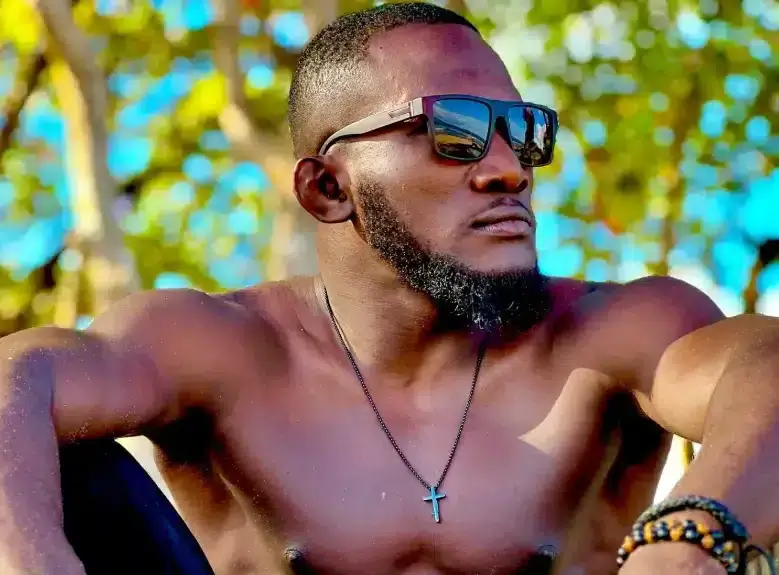 Isidro A - MMA fighter prefers Rolf Method over Rolfing Boston